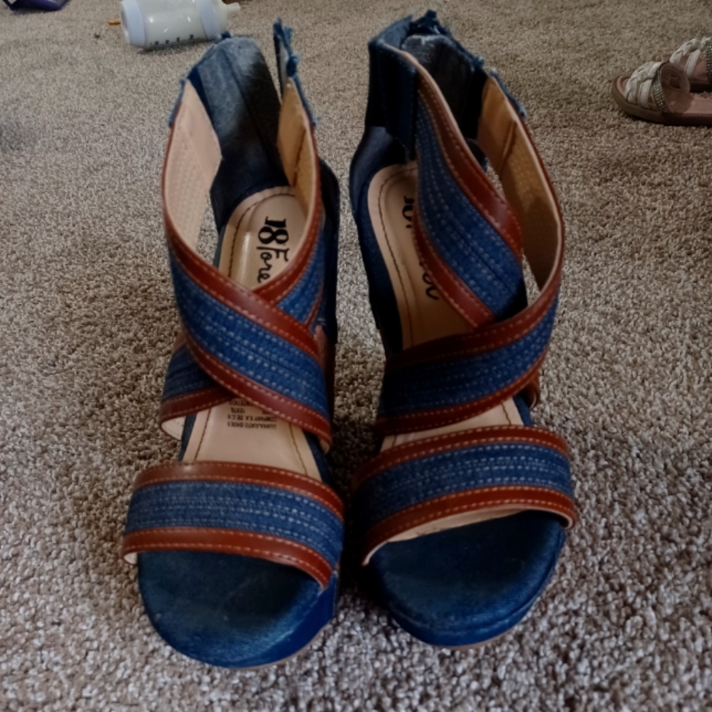 Women's shoes size 6